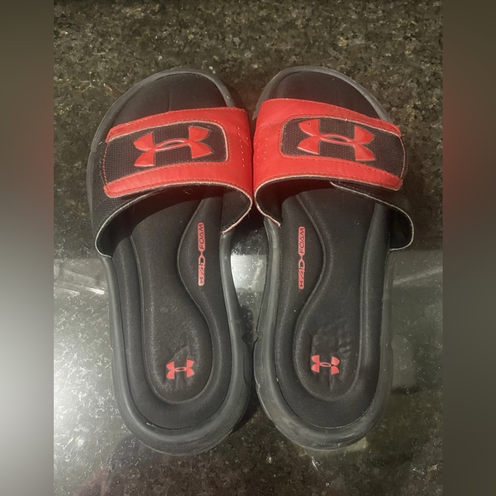 Under Armour Kids Black and Red Slide Sandals 4Y